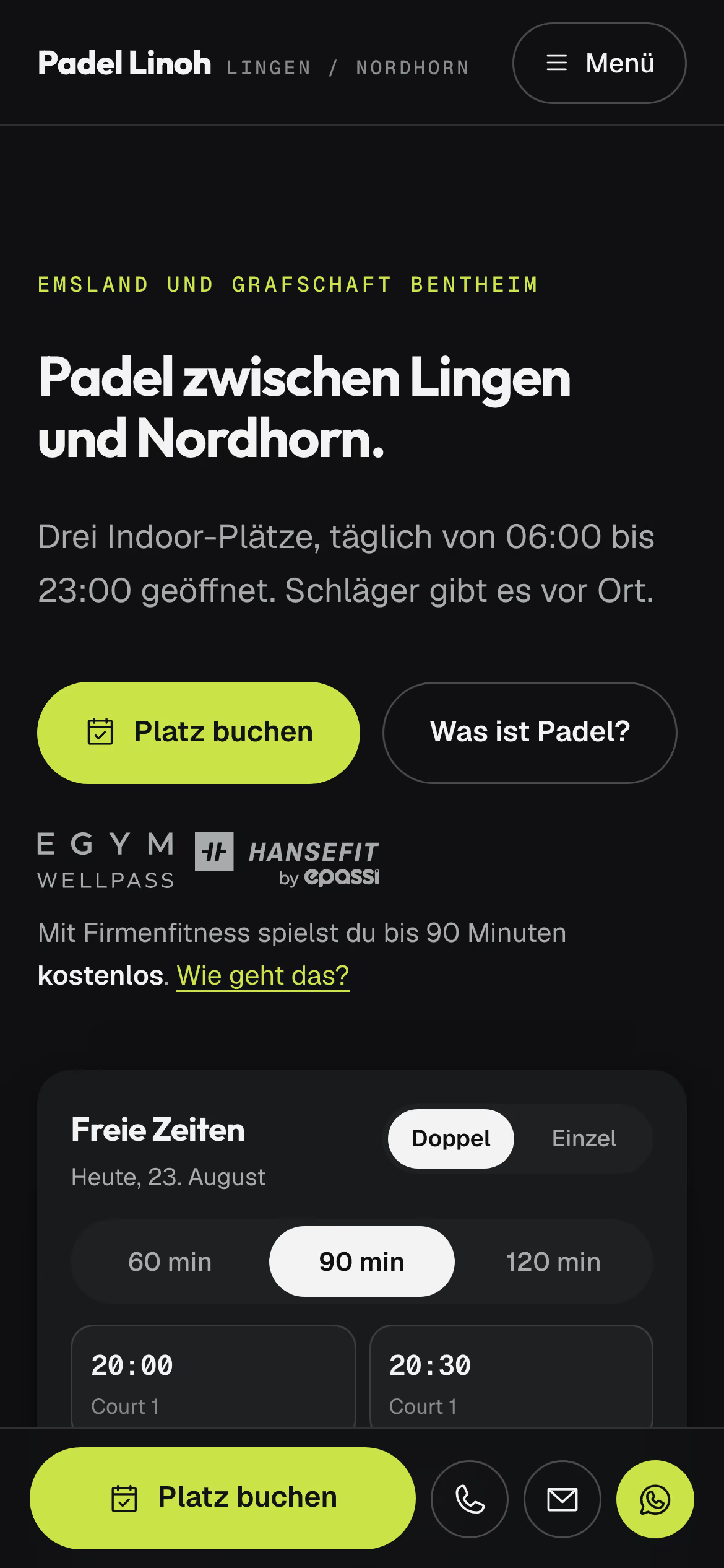 Die Startseite von Padel Linoh auf dem Telefon: Überschrift, Öffnungszeiten, der Knopf zum Buchen und der Hinweis auf Firmenfitness.